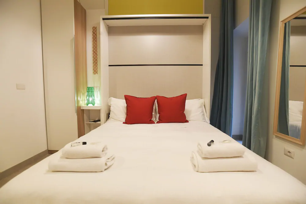 room photo
