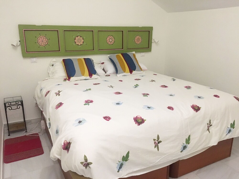 room photo