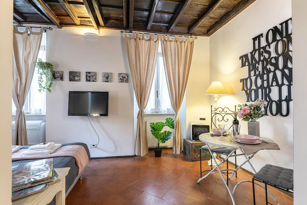 room photo