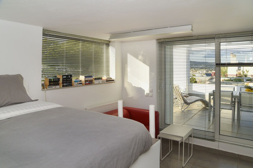 The Coolest Loft Terrace Varkiza Sv