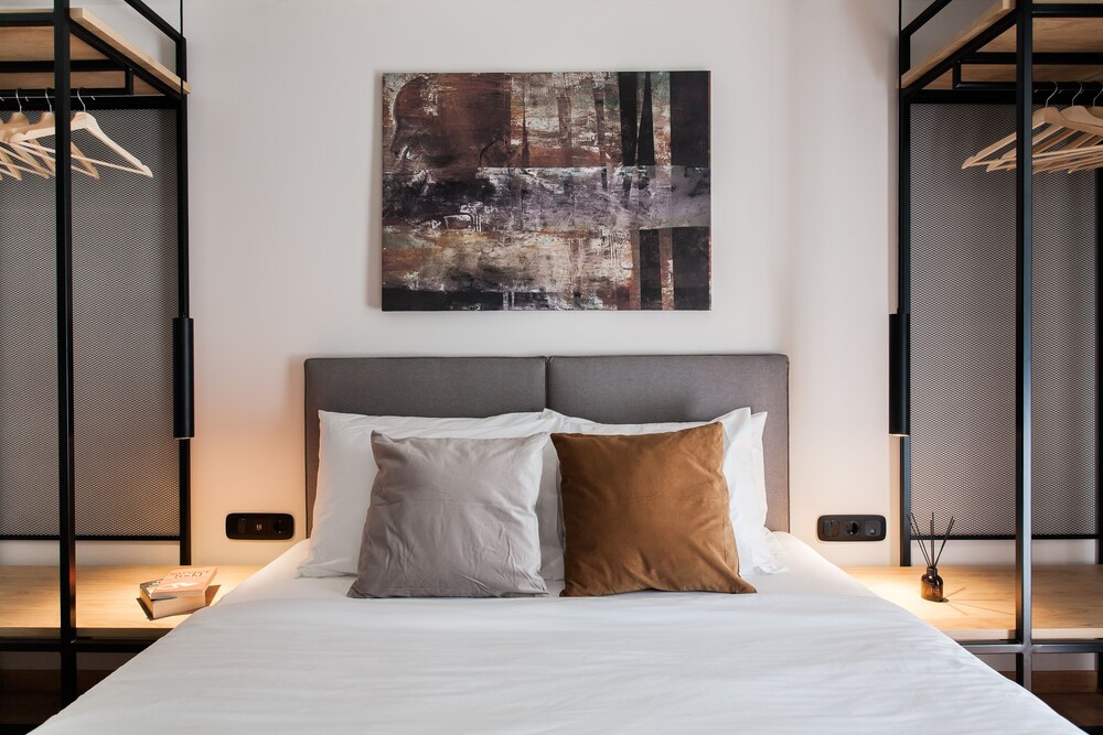 Upstreet Modern Minimalist 3bd Apt-hilton