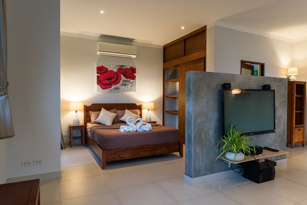 room photo