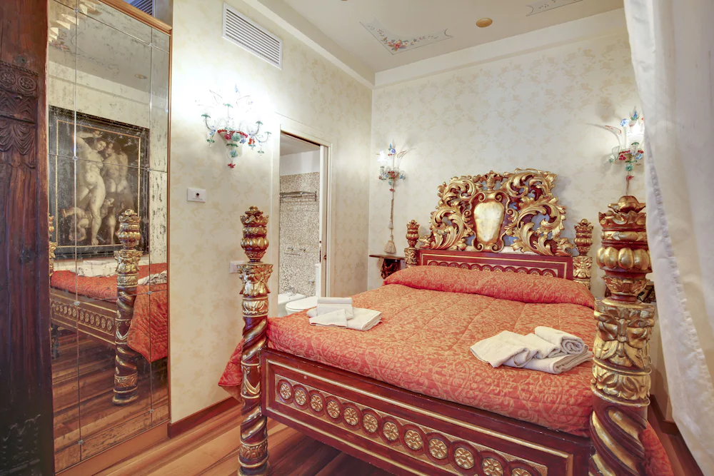 room photo