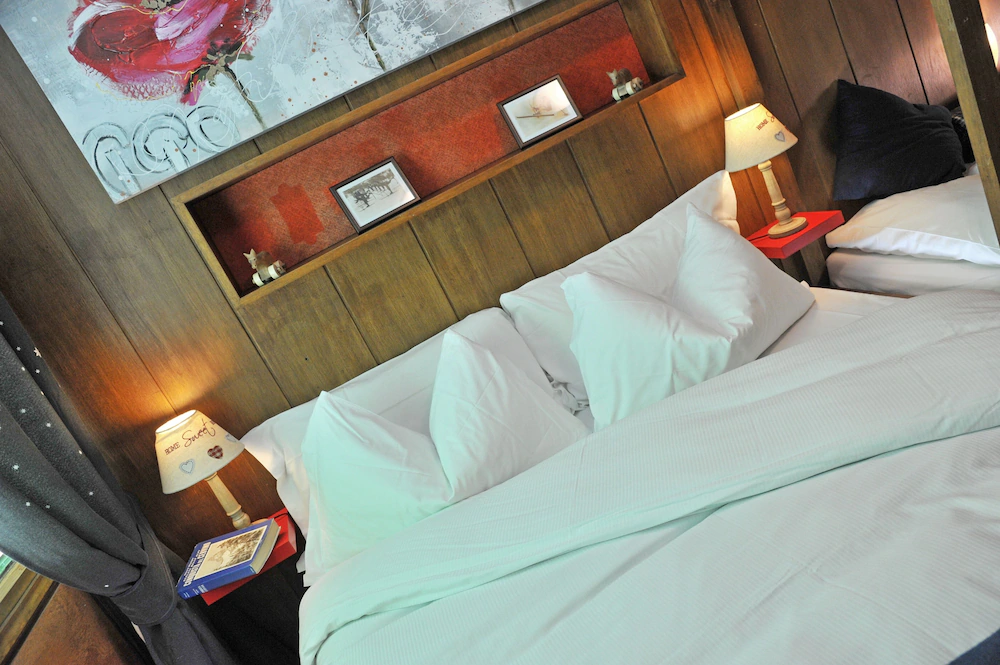 room photo