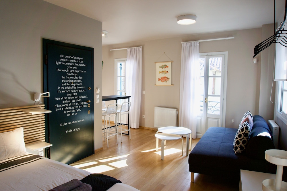 room photo