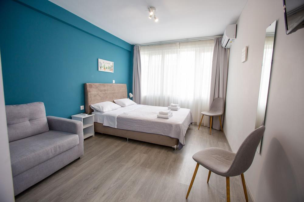 Raise Boutique Rooms In The Center Of Athens