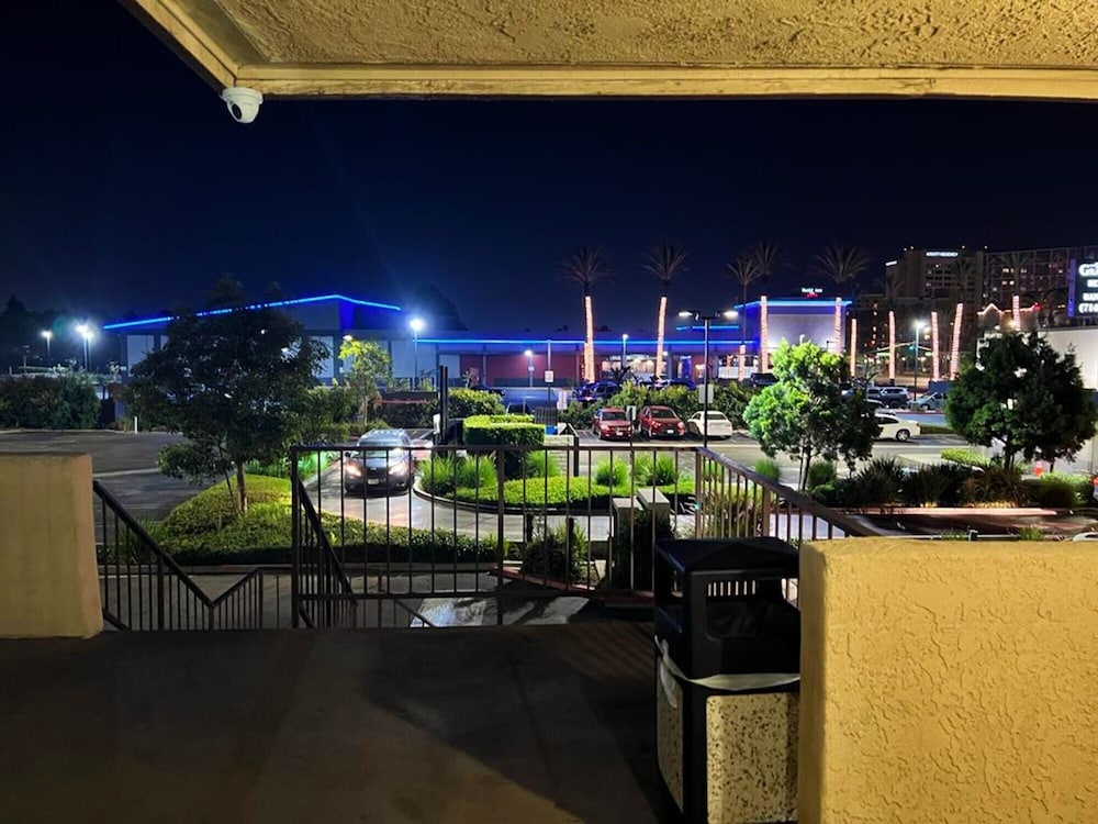 Bposhtels Anaheim